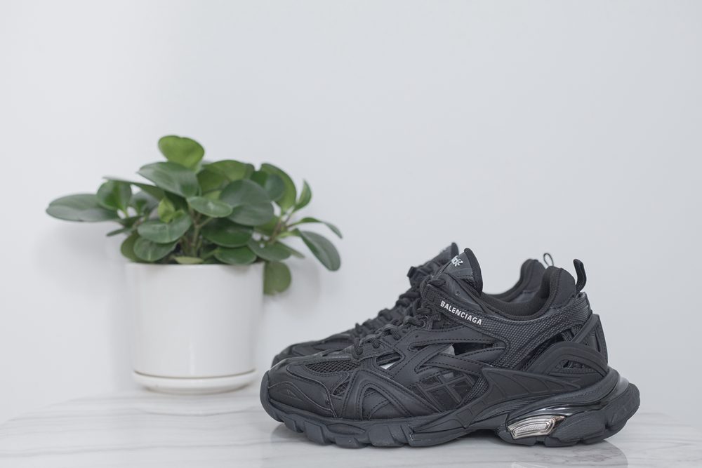 Balenciaga Wmns Track.2 Trainer 'Black'