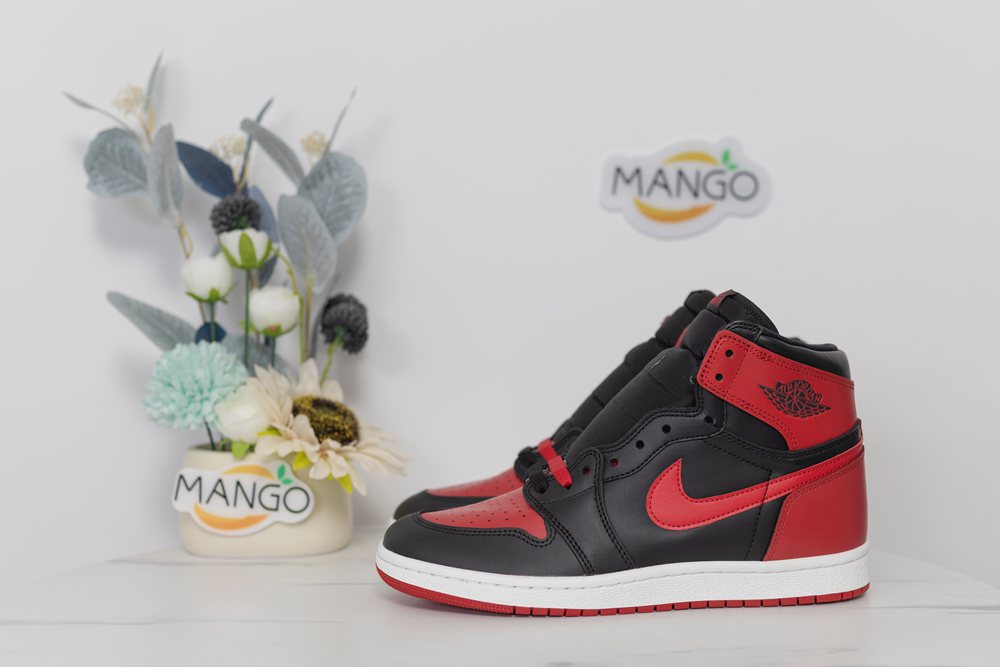 Air Jordan 1 Retro High '85 OG 'Bred / Banned' 2025