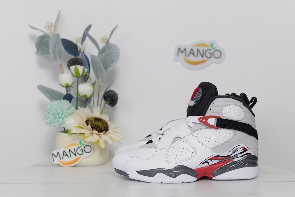 Air Jordan 8 Retro 'Bugs Bunny' 2025