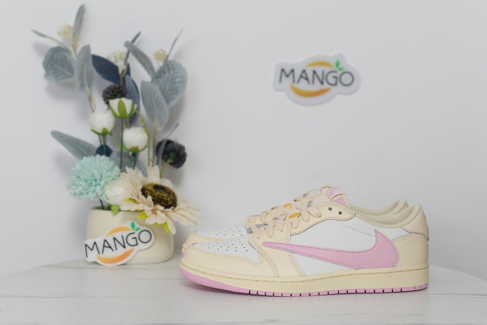 Travis Scott x Air Jordan 1 Retro Low OG 'Muslin Pink'